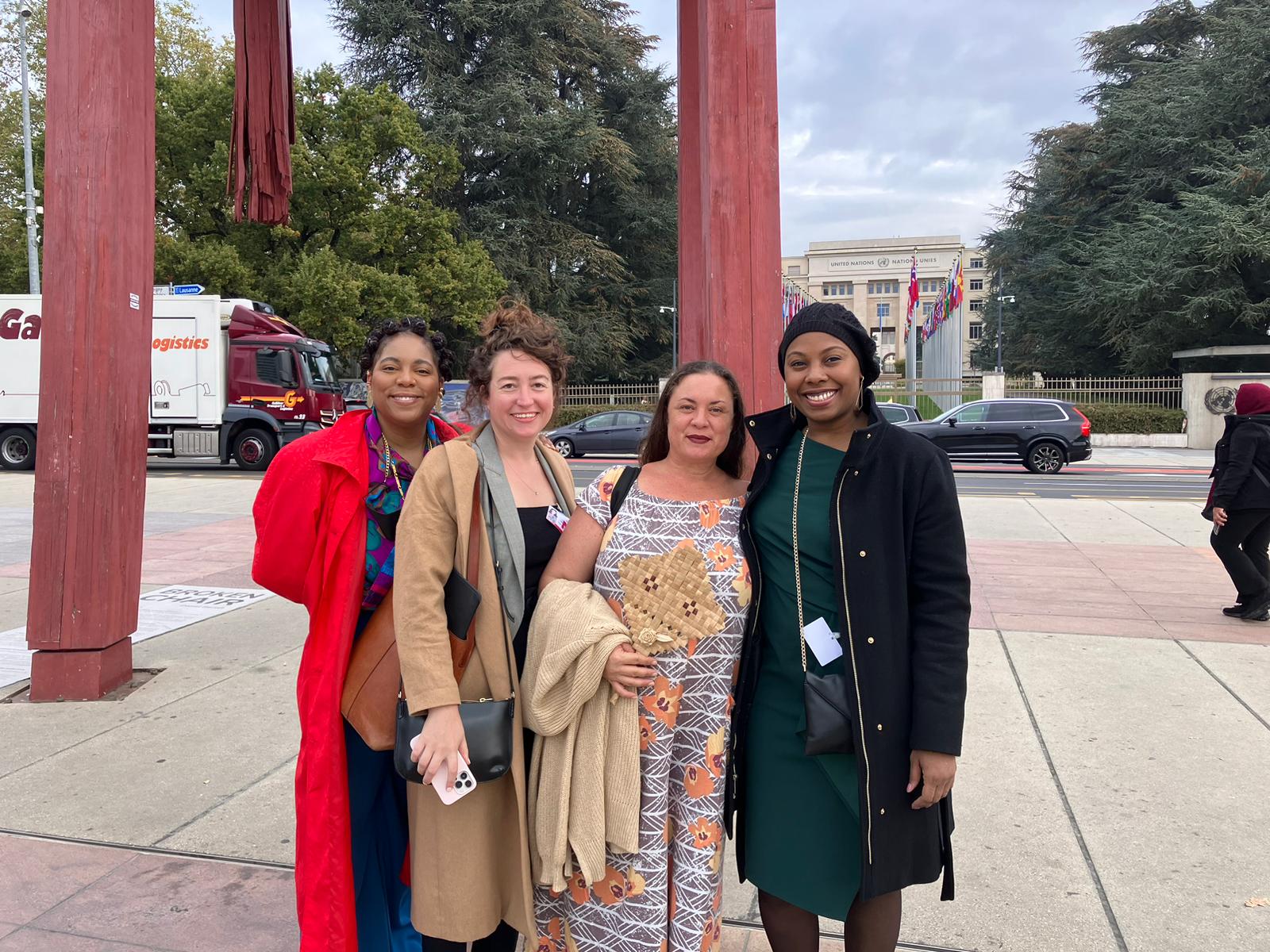 Kiʻi with delegates outside the United Nations.